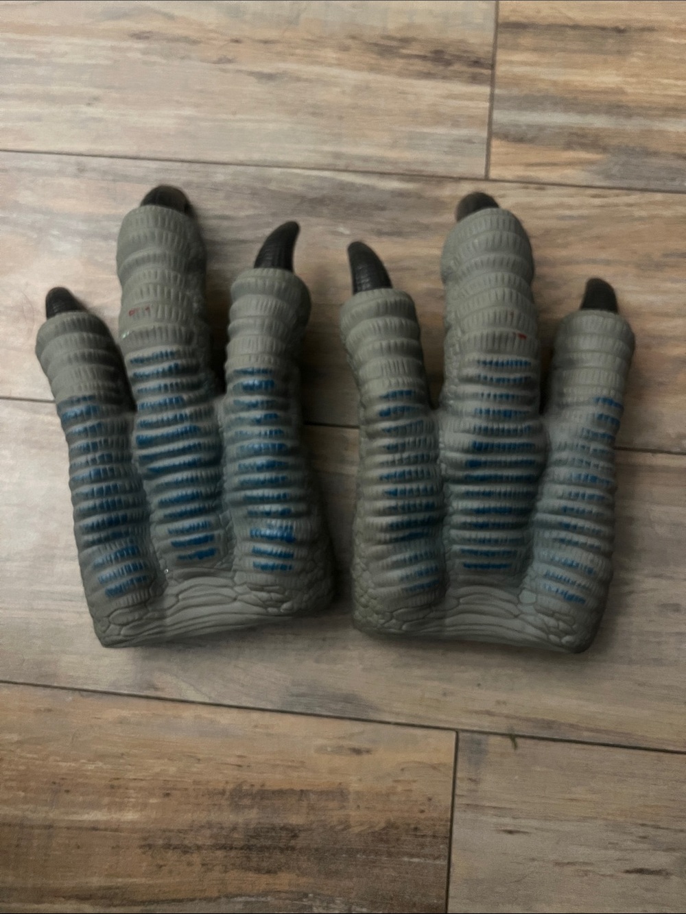 Jurassic World Velociraptor Blue Claws